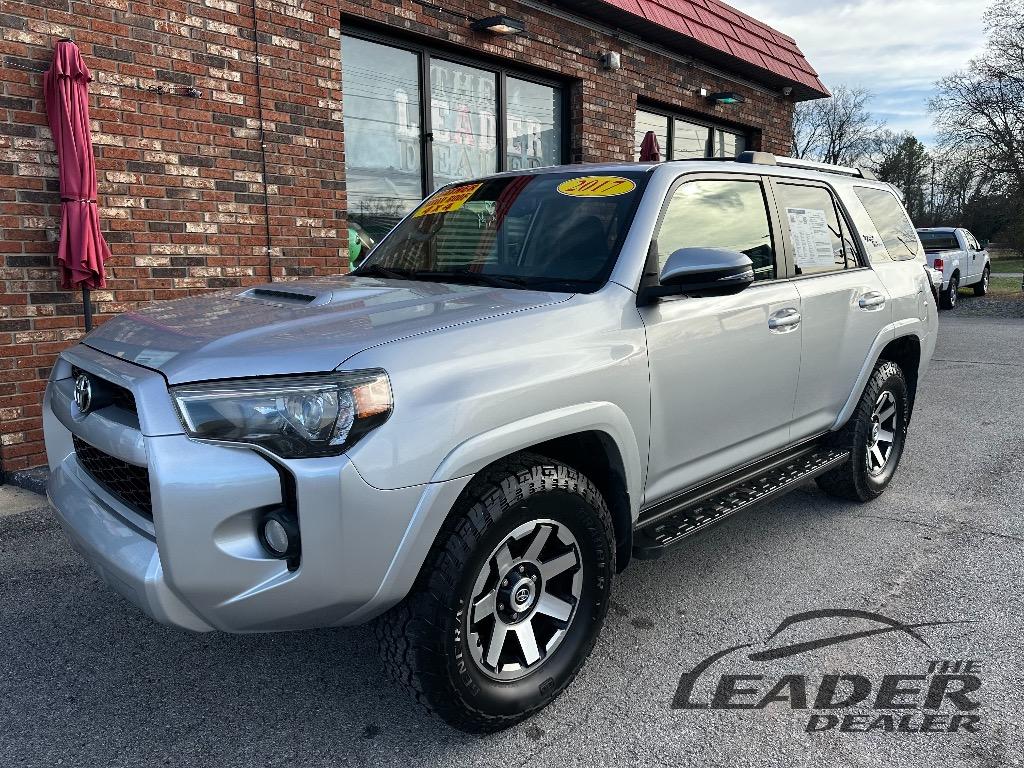 2017 Toyota 4Runner Off-Road Premium's photo