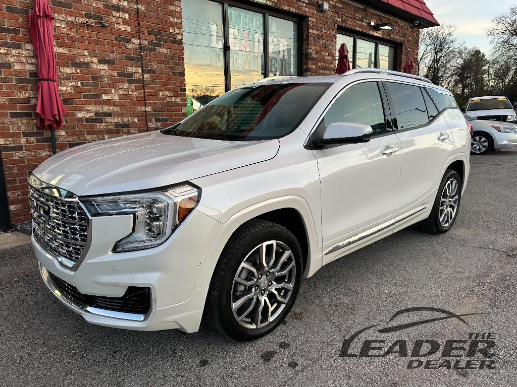 2024 GMC Terrain Denali's photo